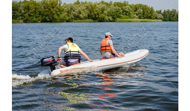 Каное Kolibri KM-330C з пайолом Air-Deck - дополнительное фото 5