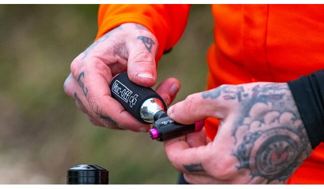 Насос Muc-Off MTB Inflator Kit - дополнительное фото 6