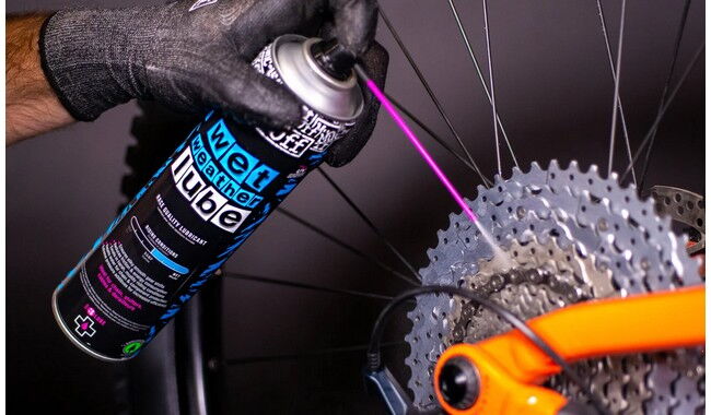 Змазка ланцюга Muc-Off Wet Weather Spray 400 мл - дополнительное фото 1