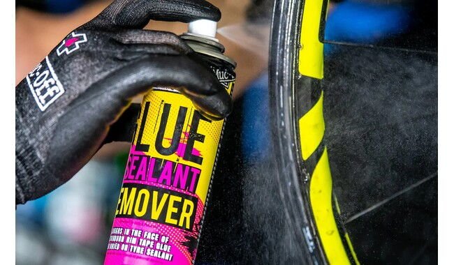 Очиститель ободов Muc-Off Glue & Sealant Remover 200 мл - дополнительное фото 1