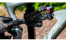 Щетка Muc-Off Two Prong - дополнительное фото 2