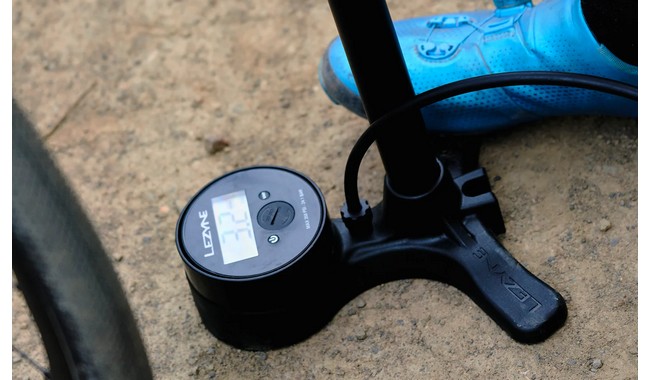 Насос Lezyne Gravel Digital Drive - дополнительное фото 2