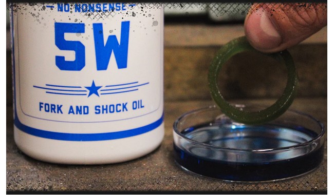 Олива для вилок та амортизаторів Juice Lubes 5W 500 мл - дополнительное фото 2