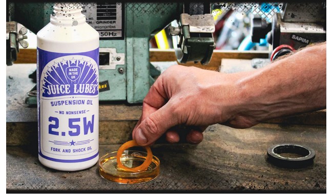 Масло для вилок и амортизаторов Juice Lubes 2.5W 500 мл - дополнительное фото 2