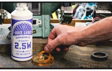 Масло для вилок и амортизаторов Juice Lubes 2.5W 500 мл - дополнительное фото 2