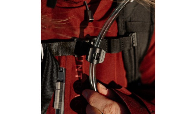 Кріплення трубки питної системи Fidlock Tube Clip Medium - дополнительное фото 4