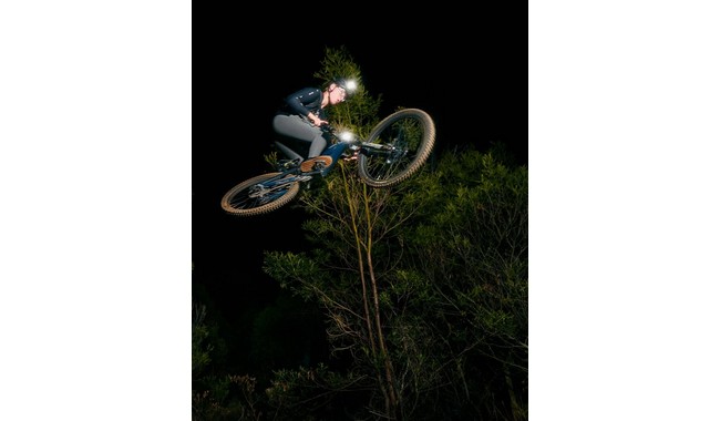 Велофара Knog Blinder X 2300 - дополнительное фото 13