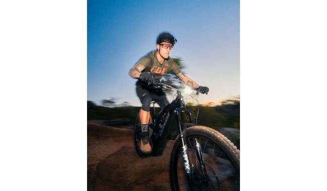 Велофара Knog Blinder E 2300 - дополнительное фото 11