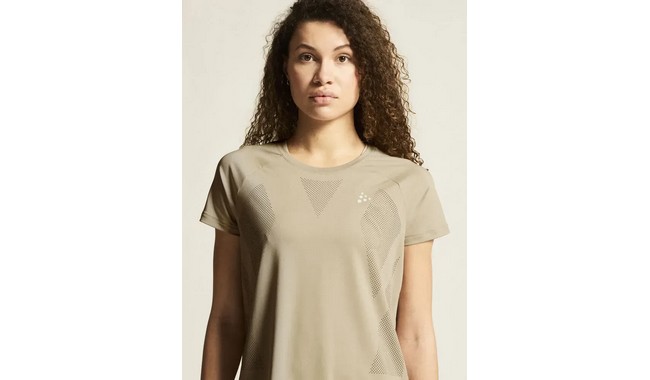 Термофутболка Craft ADV Charge Perforated Tee Woman - дополнительное фото 6