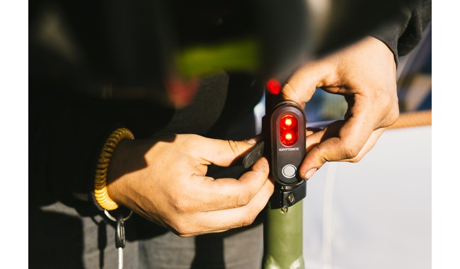 Мигалка Kryptonite Avenue R-45 - дополнительное фото 4