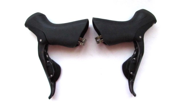 Дуали Shimano Ultegra Di2 ST-6870 - дополнительное фото 1