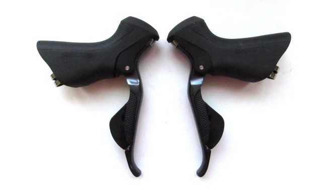 Дуали Shimano Ultegra Di2 ST-6870 - дополнительное фото 2